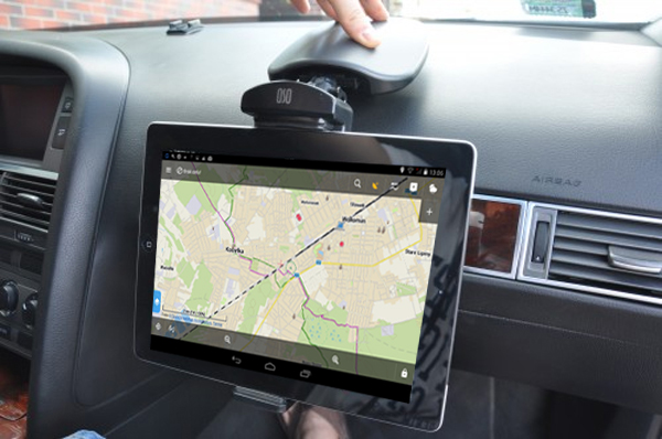 Nawigacja GPS w samochodzie terenowym PolskiOffroad